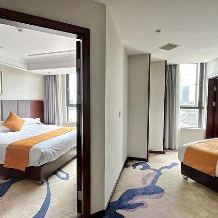 Huzhou Wealth Hotel Eksteriør billede