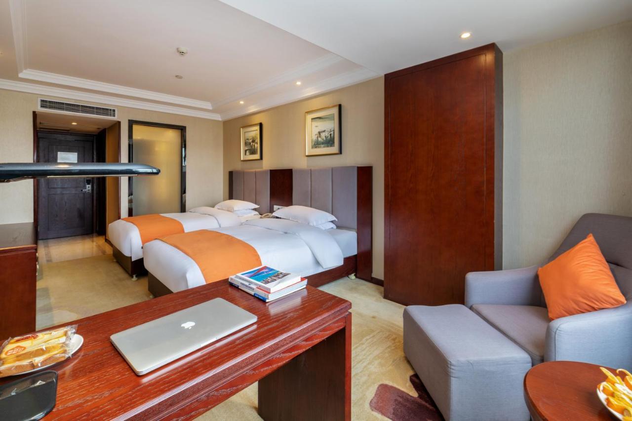 Huzhou Wealth Hotel Eksteriør billede