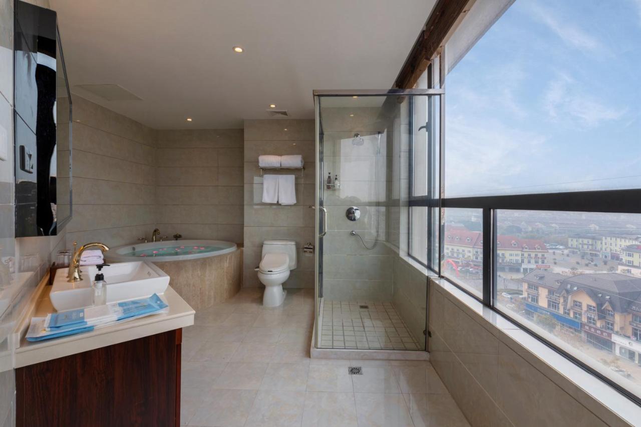Huzhou Wealth Hotel Eksteriør billede