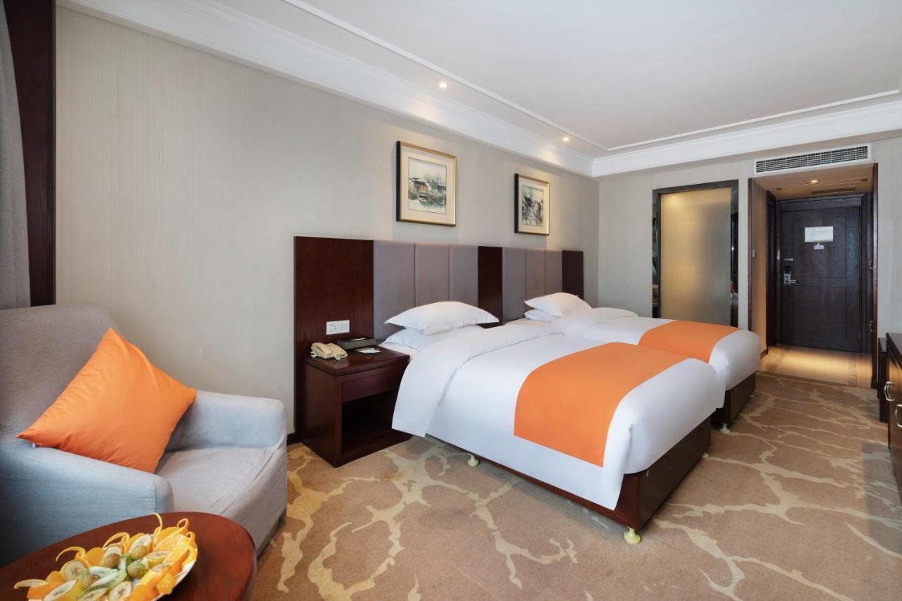 Huzhou Wealth Hotel Eksteriør billede