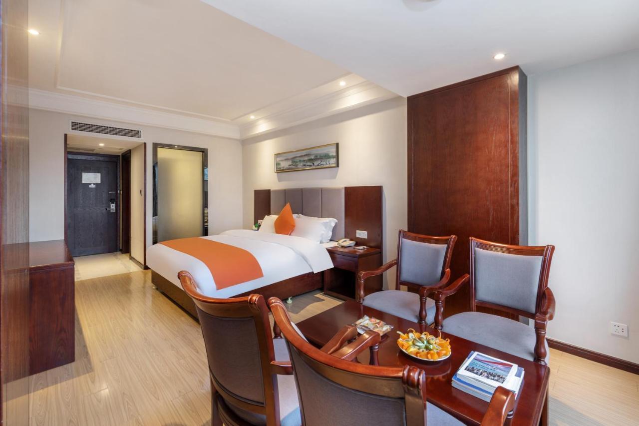 Huzhou Wealth Hotel Eksteriør billede