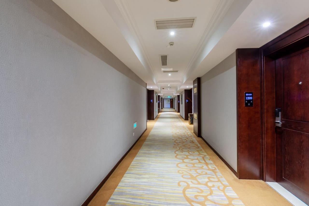 Huzhou Wealth Hotel Eksteriør billede