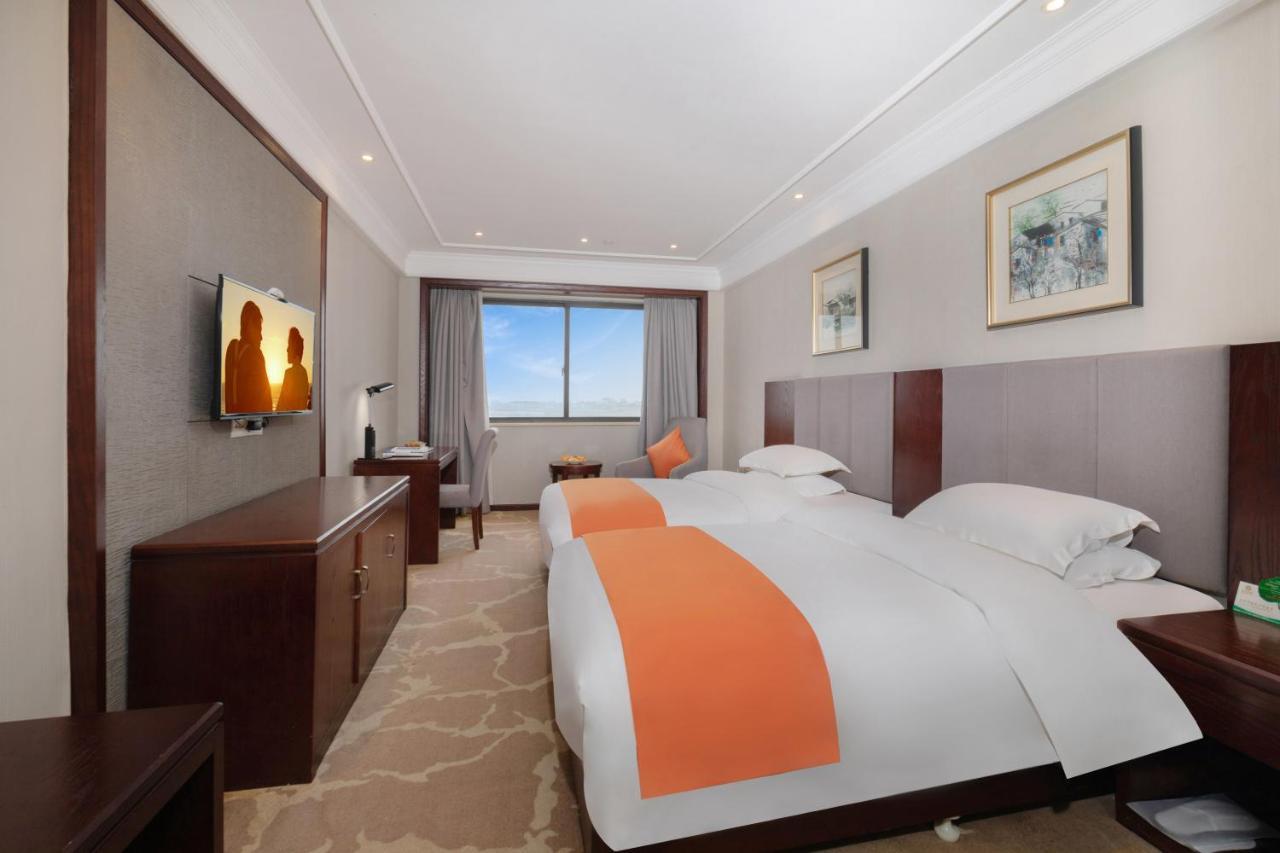 Huzhou Wealth Hotel Eksteriør billede