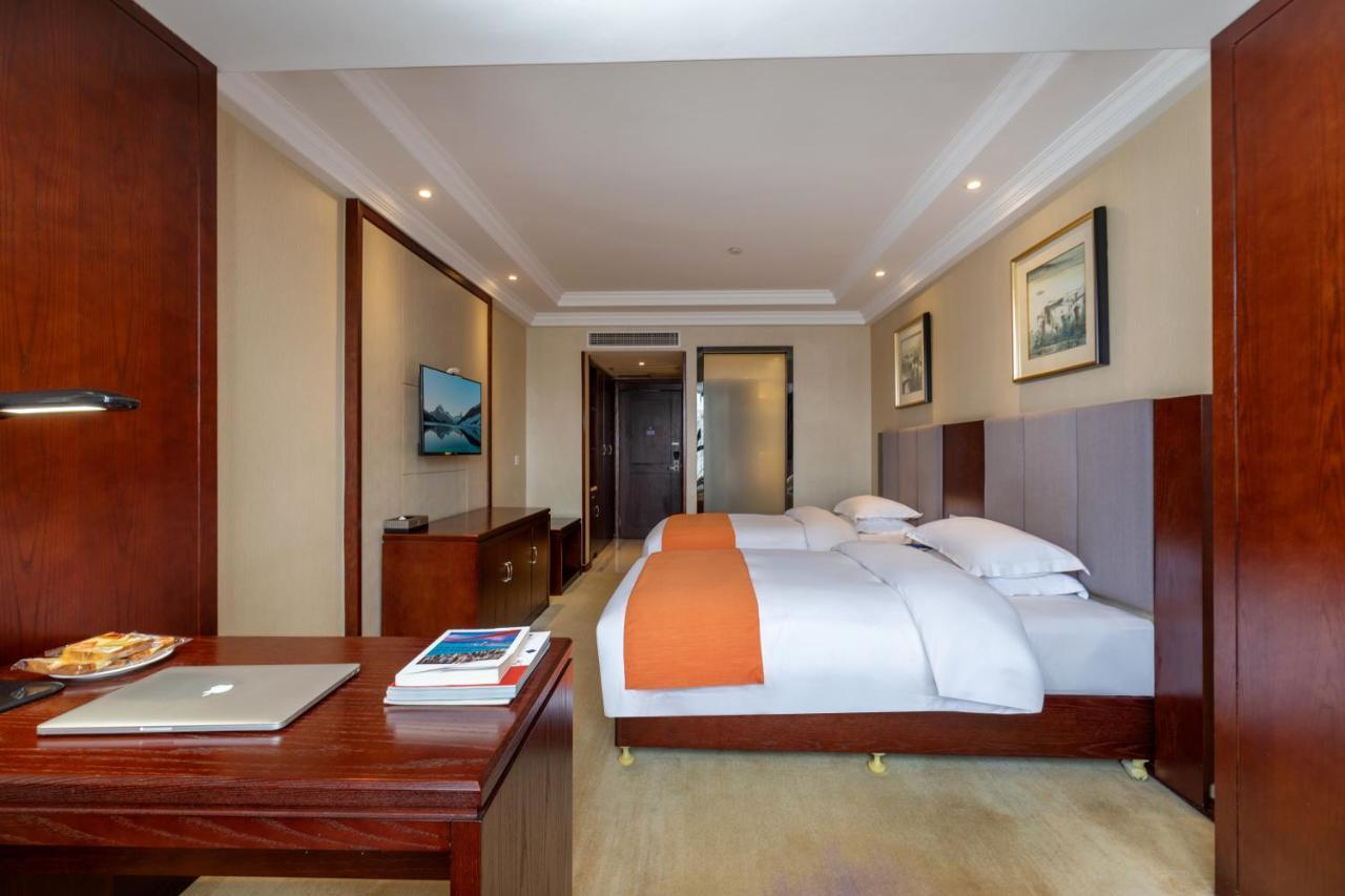 Huzhou Wealth Hotel Eksteriør billede
