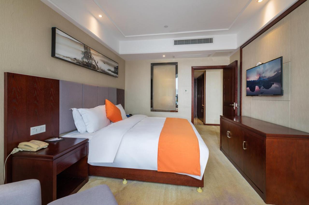 Huzhou Wealth Hotel Eksteriør billede