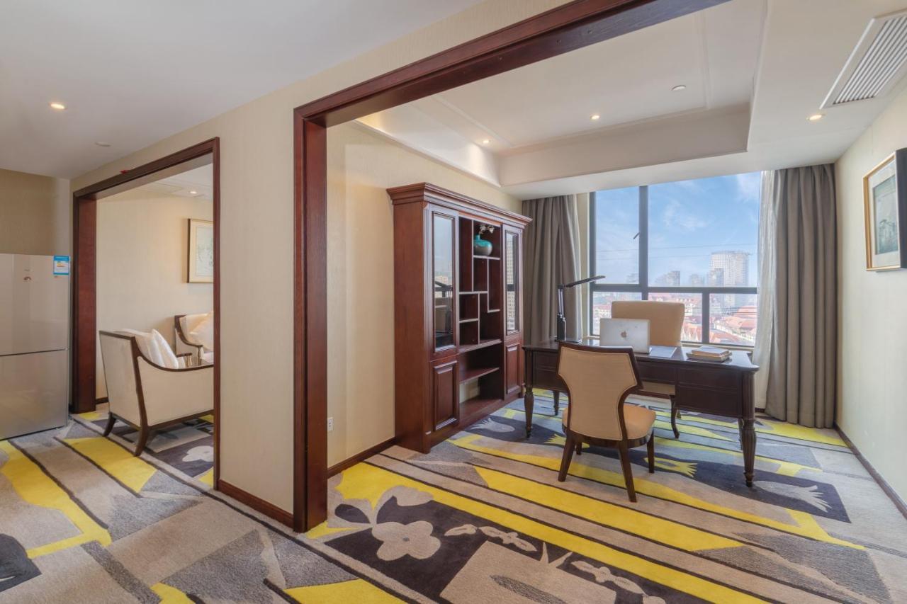 Huzhou Wealth Hotel Eksteriør billede