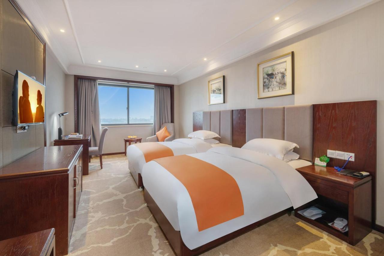 Huzhou Wealth Hotel Eksteriør billede